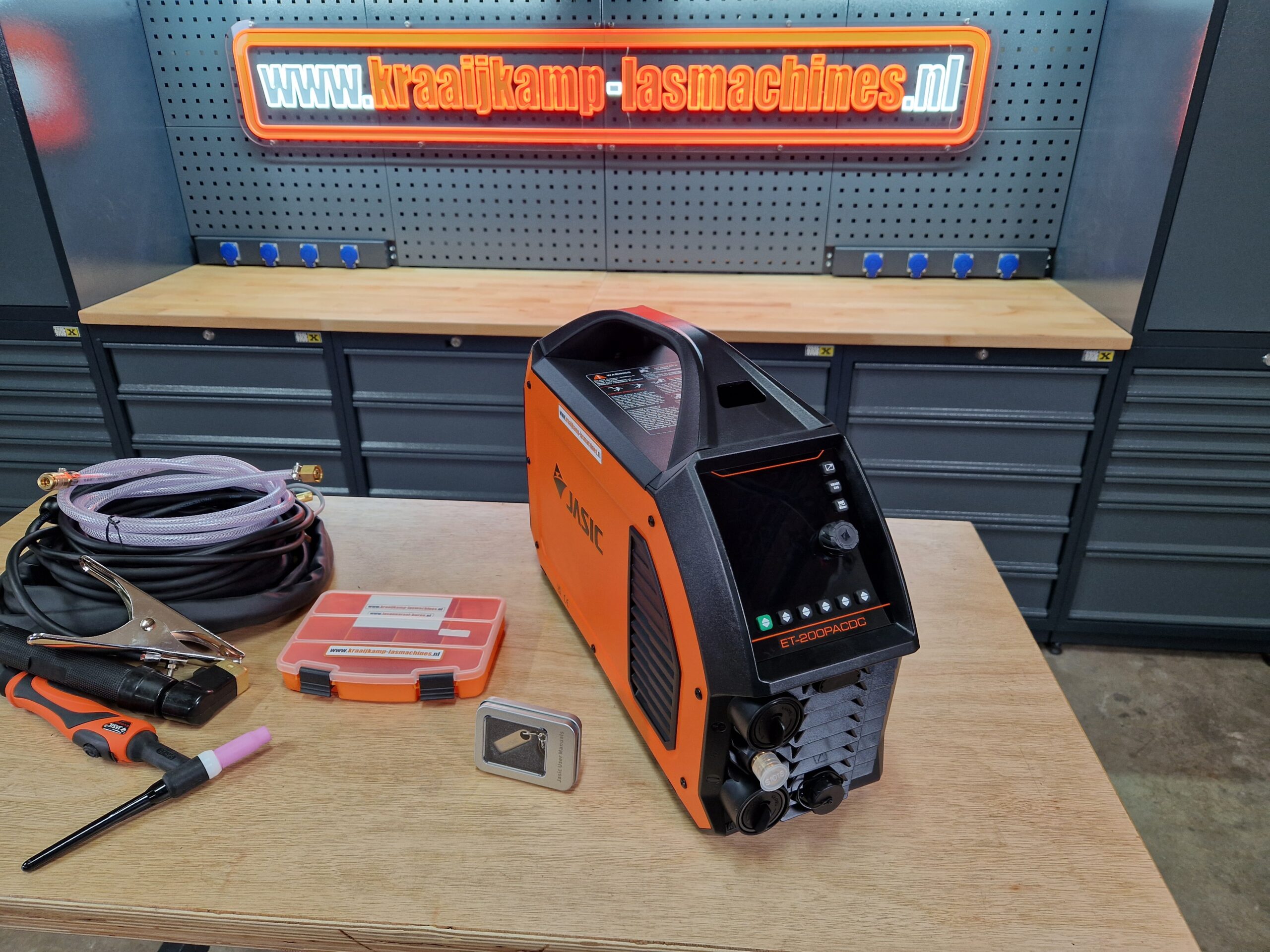 Jasic EVO20 TIG200P AC/DC PFC PULSE 230v inclusief slangenpakket!