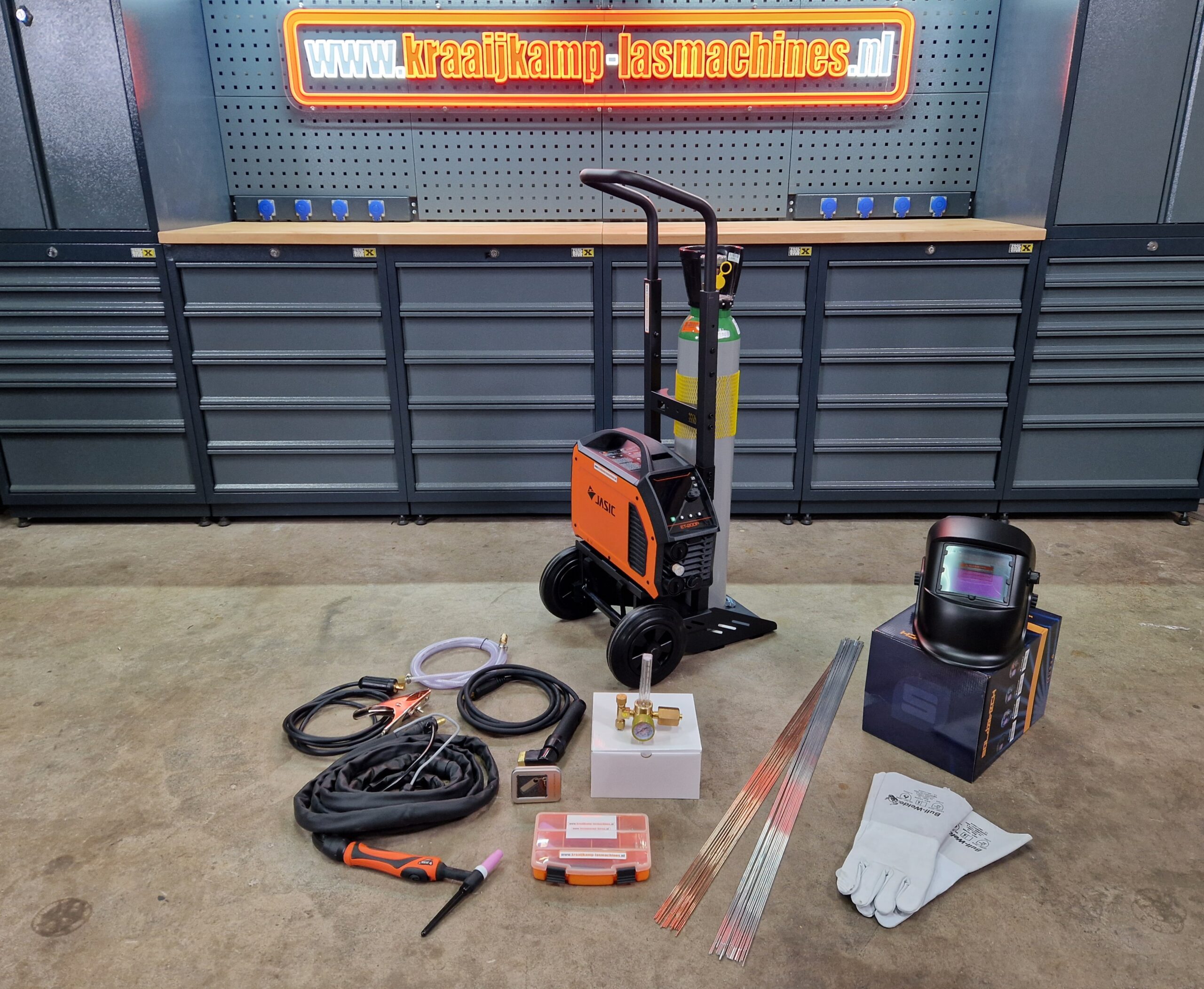 Compleet pakket! Jasic EVO TIG200P PFC DC pulse 230v (laswagen steekwagen) + opbergkoffer